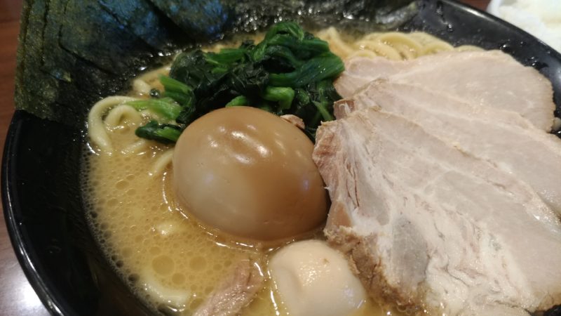 豚骨醤油スペシャルラーメン(980円)